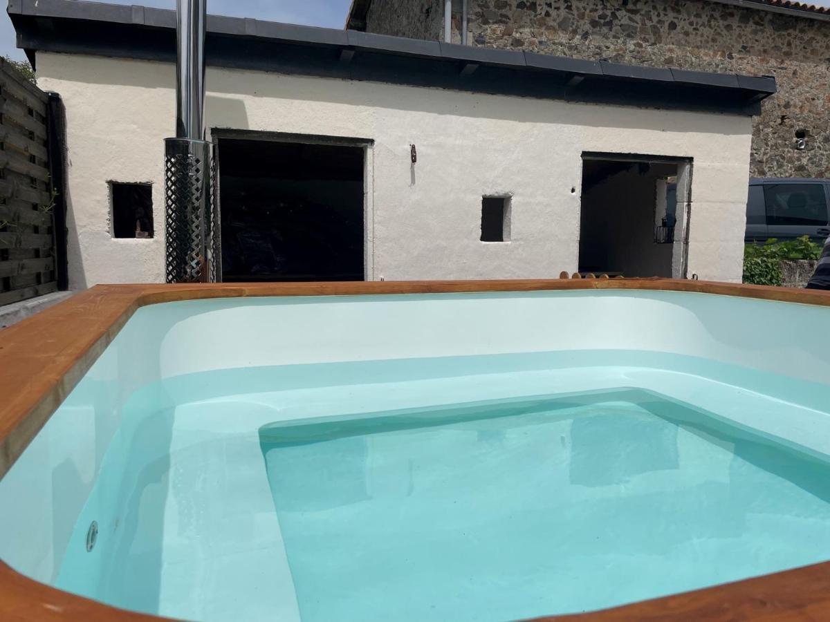 Beautiful Cottage With Private Plunge Pool/Hot Tub - 40 Mins From Puy Du Fou La Chapelle-Saint-Etienne Eksteriør bilde